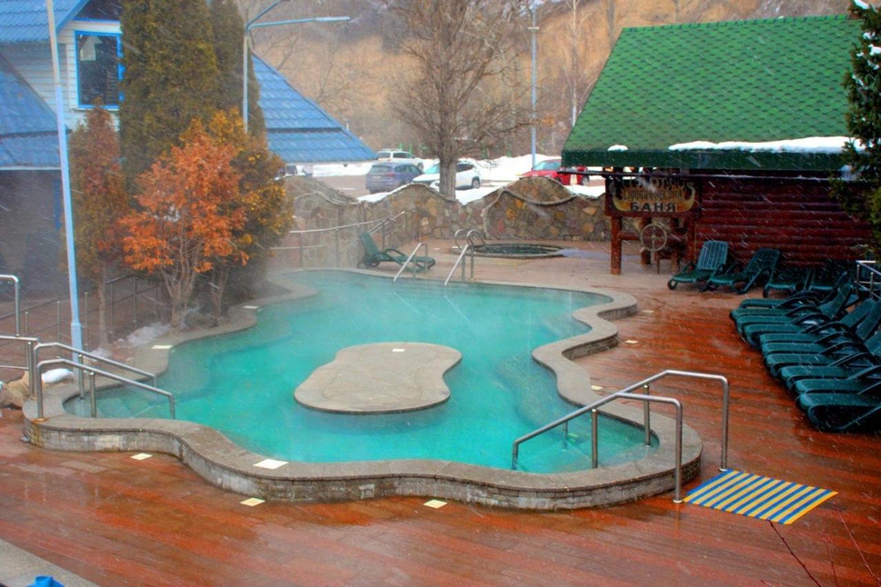 Тау-House Hotell Kok-Shoky Exteriör bild