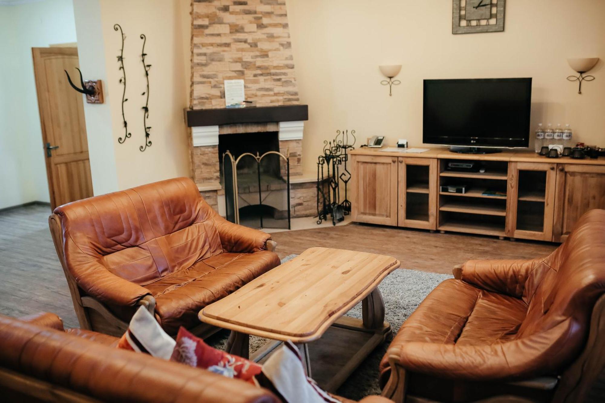 Тау-House Hotell Kok-Shoky Exteriör bild