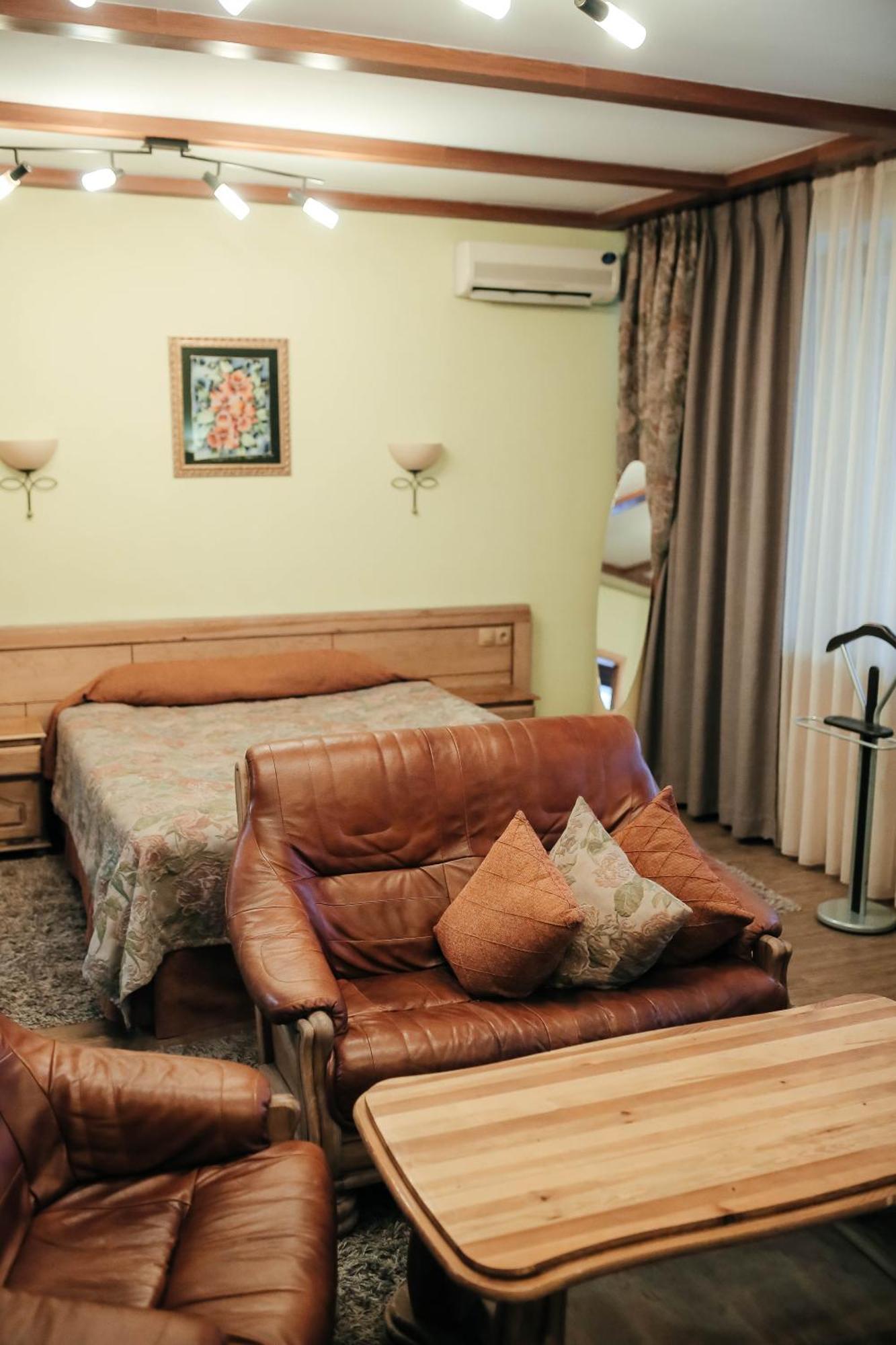 Тау-House Hotell Kok-Shoky Exteriör bild