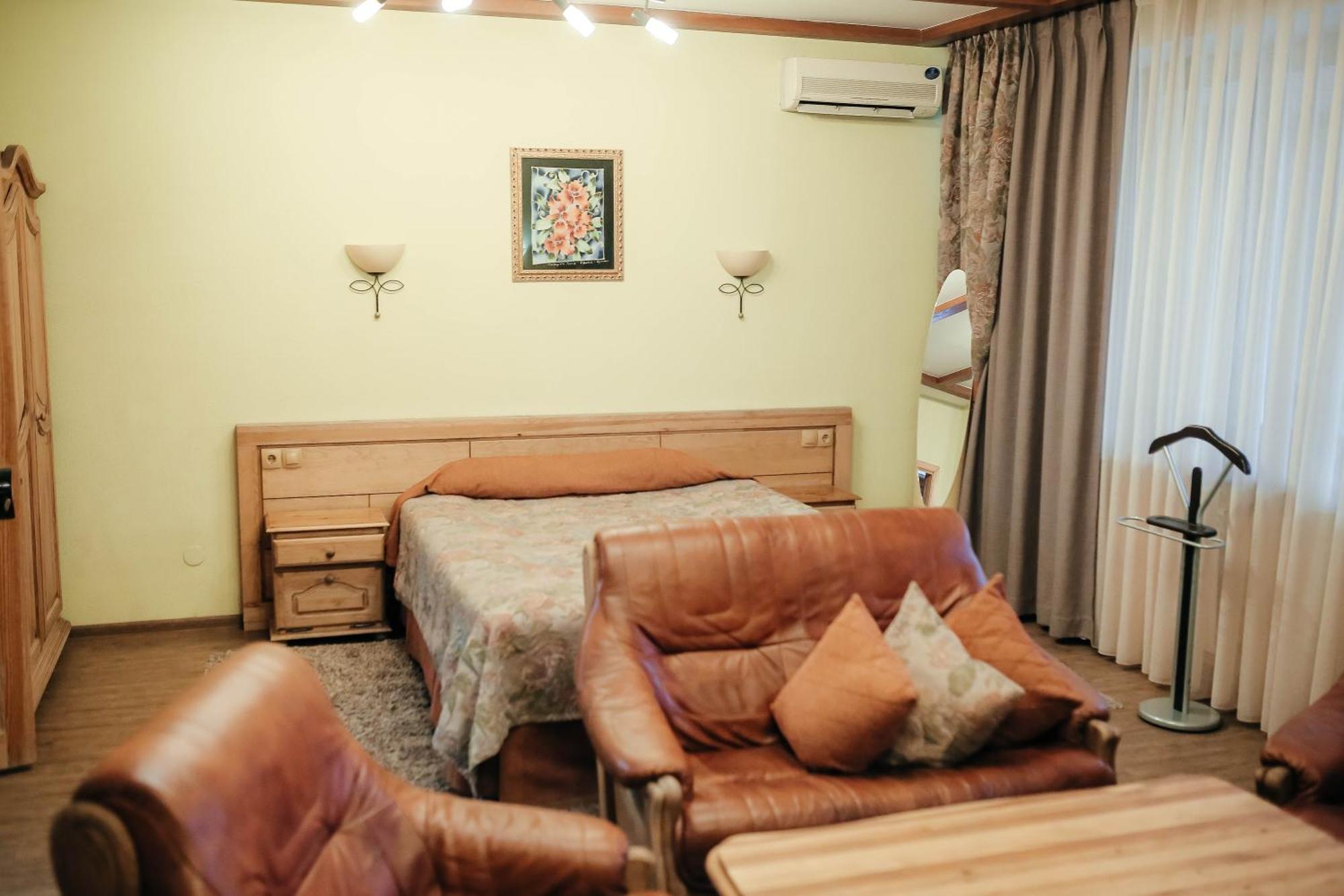 Тау-House Hotell Kok-Shoky Exteriör bild