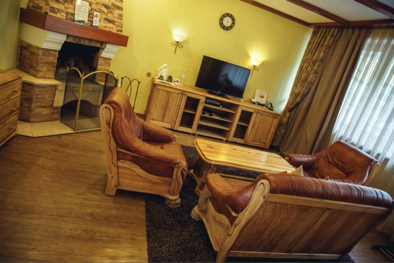 Тау-House Hotell Kok-Shoky Exteriör bild