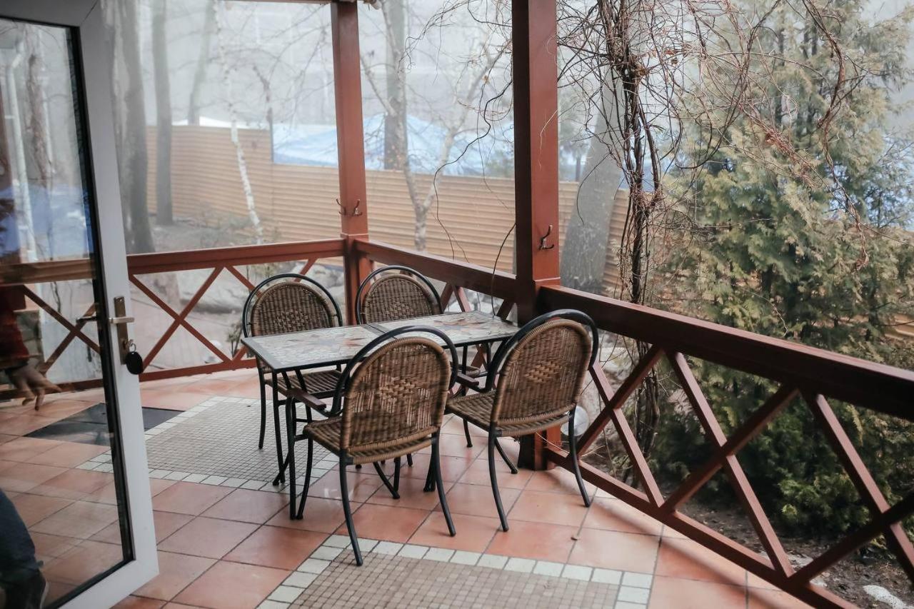 Тау-House Hotell Kok-Shoky Exteriör bild