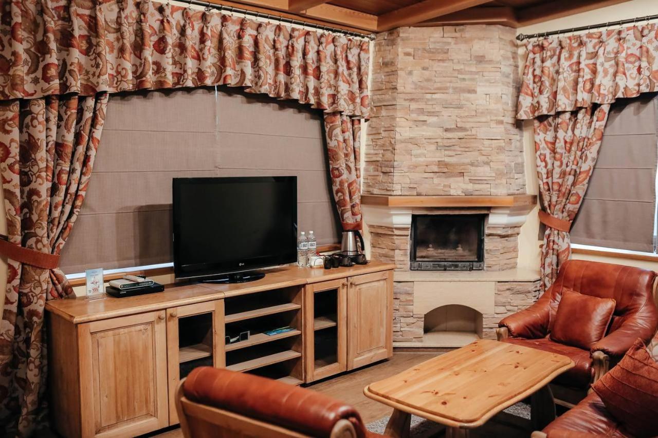 Тау-House Hotell Kok-Shoky Exteriör bild