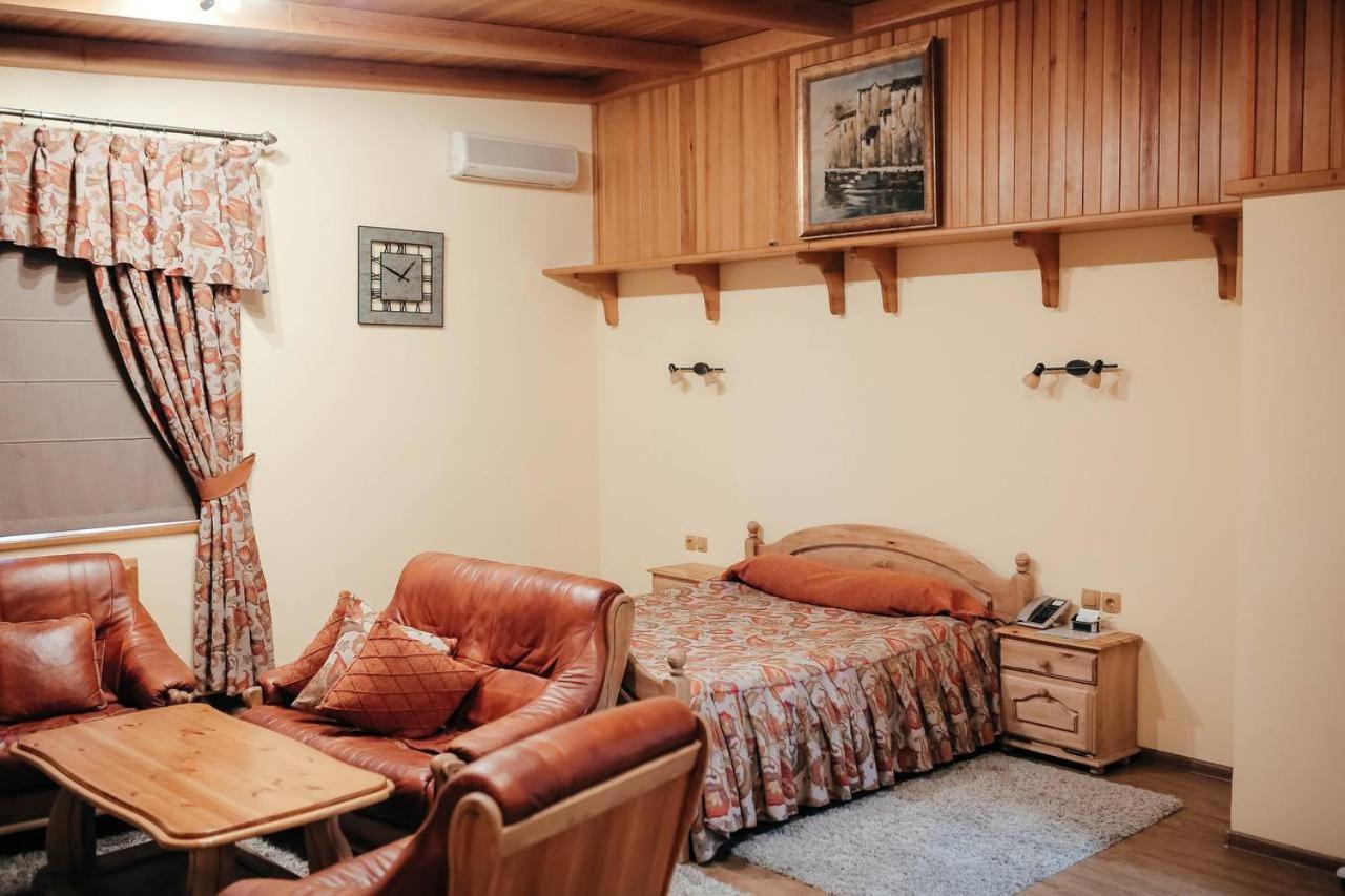 Тау-House Hotell Kok-Shoky Exteriör bild